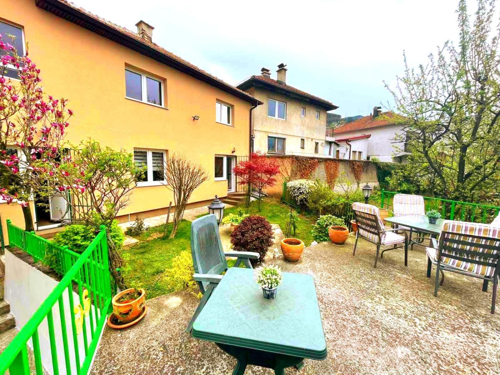 Garden Free Parking Apartment Sarajevo Exterior photo